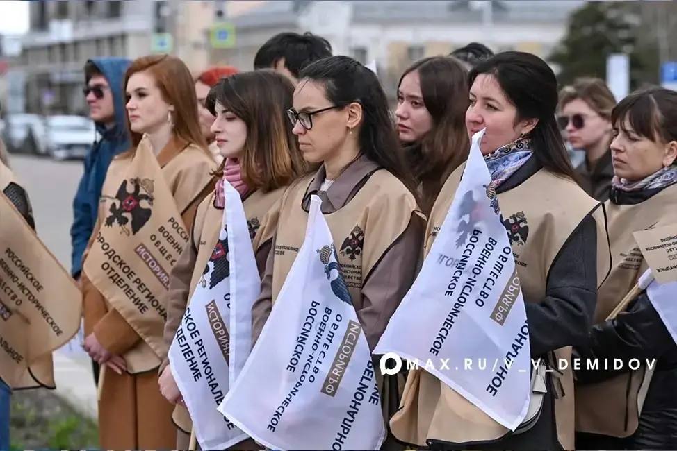 Валентин Демидов: Сегодня, в светлый праздник Благовещения, у храма Смоленской Божией Матери открылась символичная выставка «Святые образа русского подвига» Валентин Демидов: Сегодня, в светлый праздник Благовещения, у храма Смоленской Божией Матери открылась символичная выставка «Святые образа русского подвига»