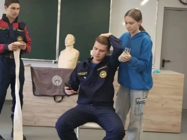 Ученики профильного психолого-педагогического класса Ракитянской средней школы № 1 прошли обучение основам оказания первой помощи