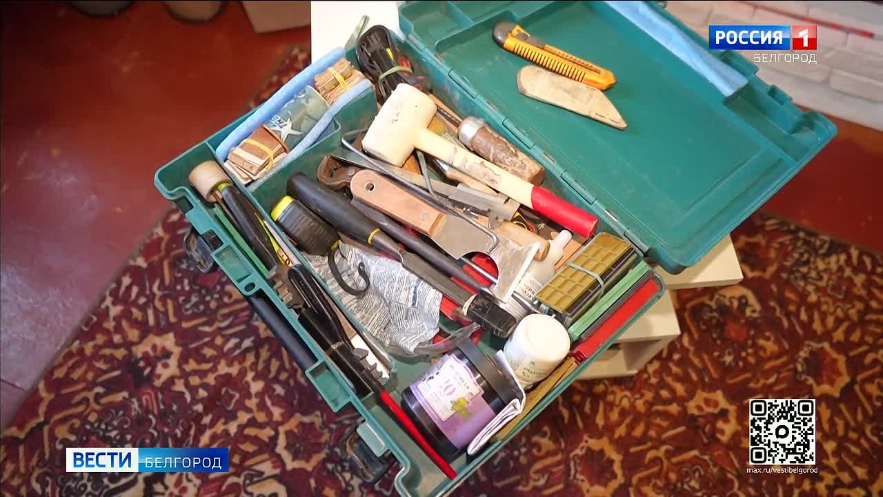 123Ударная волна, хоть и прошла далеко, не пощадила окно в детской в одной из квартир в этой многоэтажке на Железнякова в областном центре