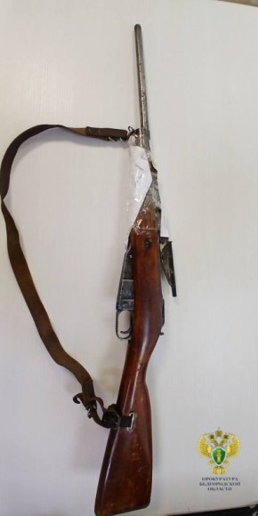 В Волоконовском округе пенсионер почти 20 лет незаконно хранил оружие, патроны и порох