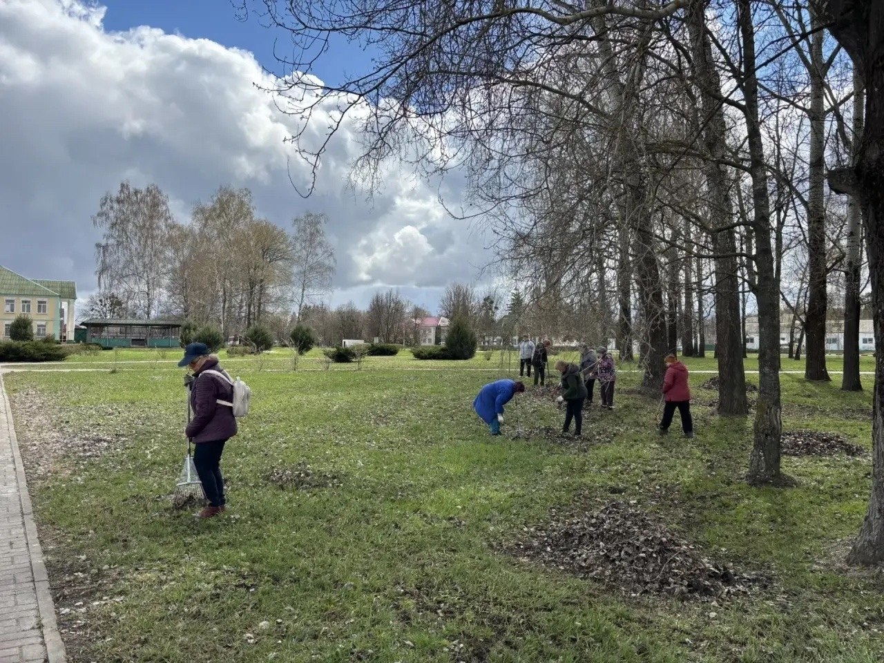Грайворонцы привели в порядок воинские захоронения к 81-й годовщине Победы Грайворонцы привели в порядок воинские захоронения к 81-й годовщине Победы