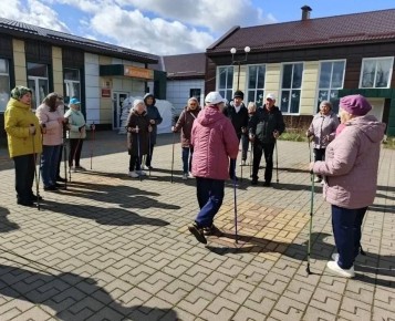 В рамках реализации программы «Активное долголетие» национального проекта «Семья» для жителей Шебекино регулярно проводятся спортивные мероприятия
