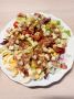 Салат Кобб: как удивить гостей свежими вкусами