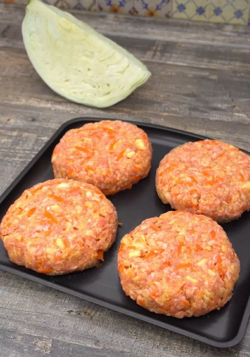 Котлеты с сырной начинкой: полезное и вкусное решение для всей семьи