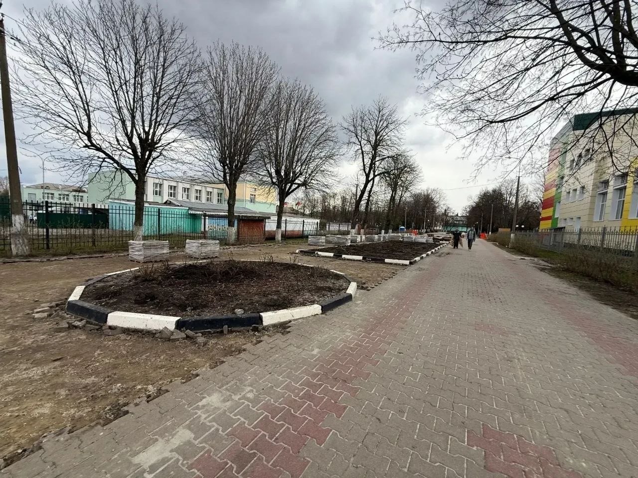 В рамках фелеральной программы «Формирование комфортной городской среды» нацпроекта «Инфраструктура для жизни» в Губкине благоустраивают 3 общественных пространства