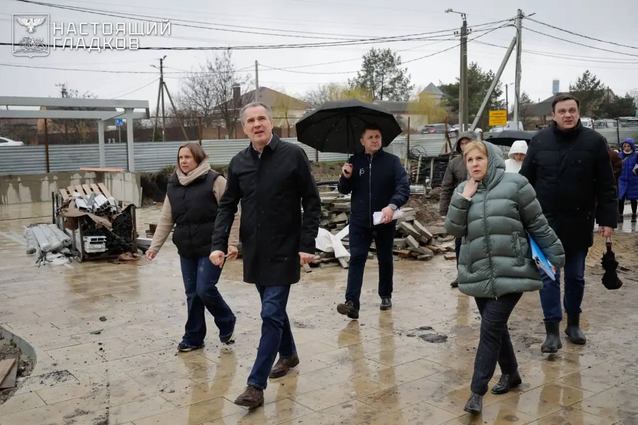 Вячеслав Гладков: Накануне заехал на стройплощадку школы «Пифагор» на улице Орлова в Белгороде Вячеслав Гладков: Накануне заехал на стройплощадку школы «Пифагор» на улице Орлова в Белгороде