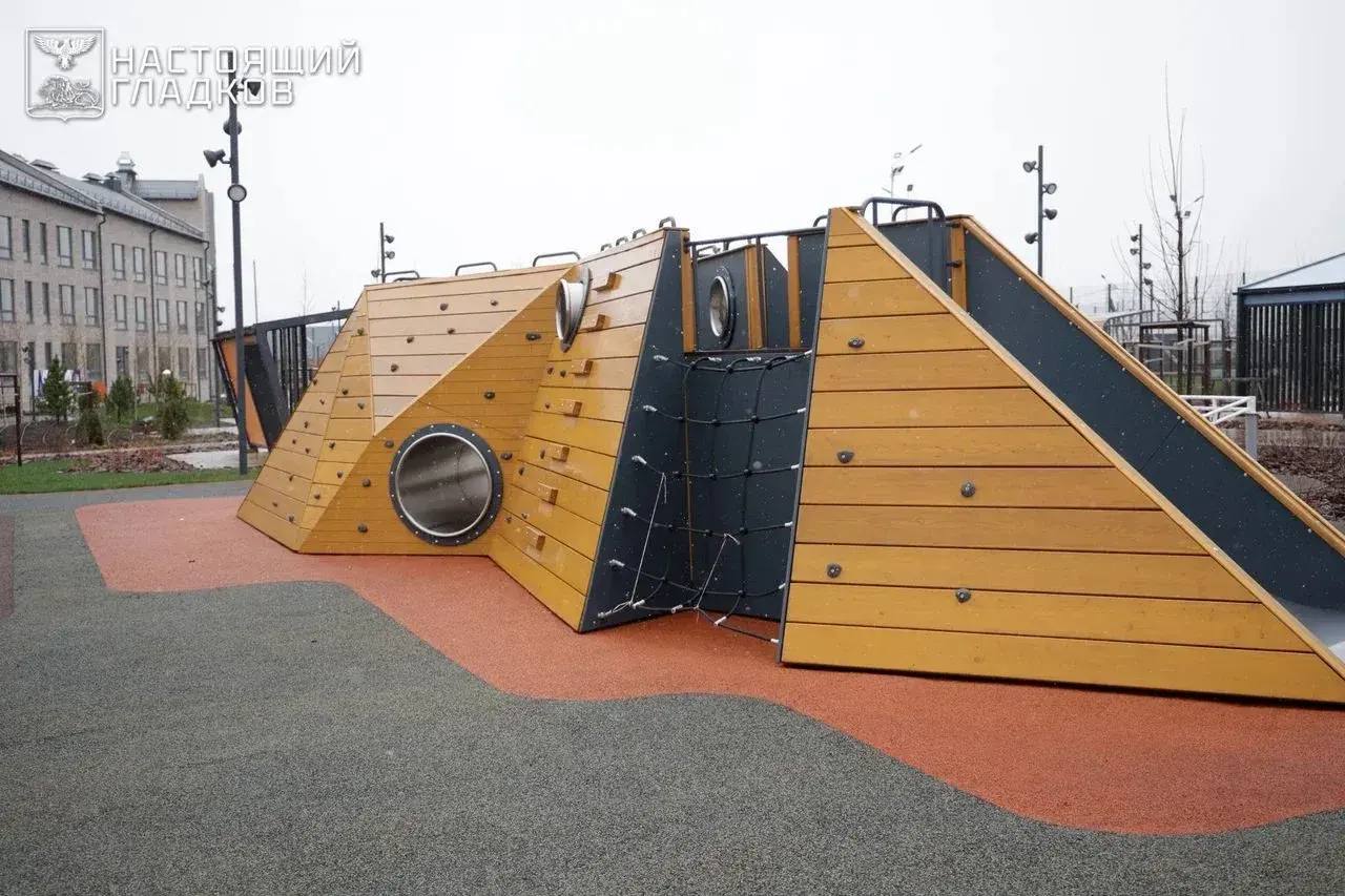 Вячеслав Гладков: В Белгородском округе посмотрел, как идет строительство школы на 750 мест в микрорайоне Стрелецкое-23 Вячеслав Гладков: В Белгородском округе посмотрел, как идет строительство школы на 750 мест в микрорайоне Стрелецкое-23