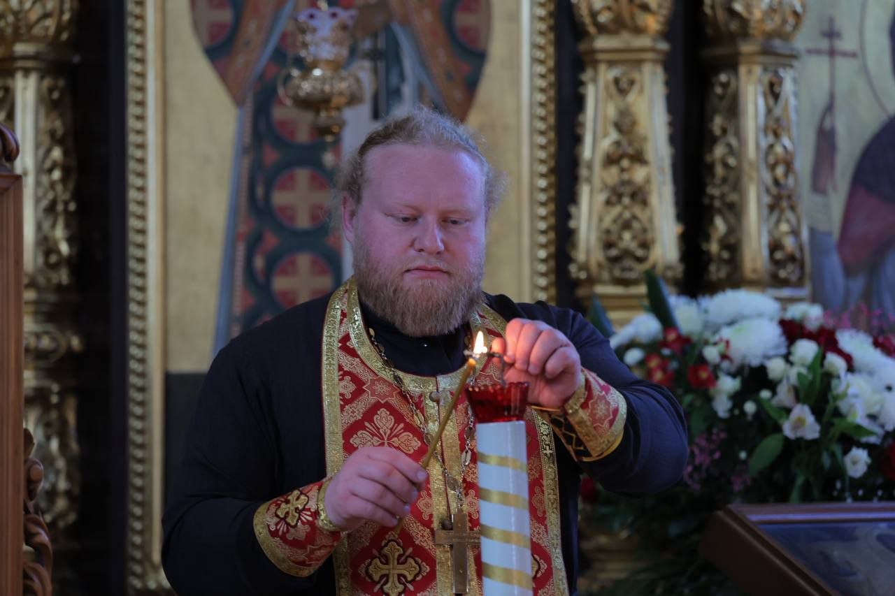 Михаил Лобазнов: Благодатный огонь прибыл в Старый Оскол! Михаил Лобазнов: Благодатный огонь прибыл в Старый Оскол!