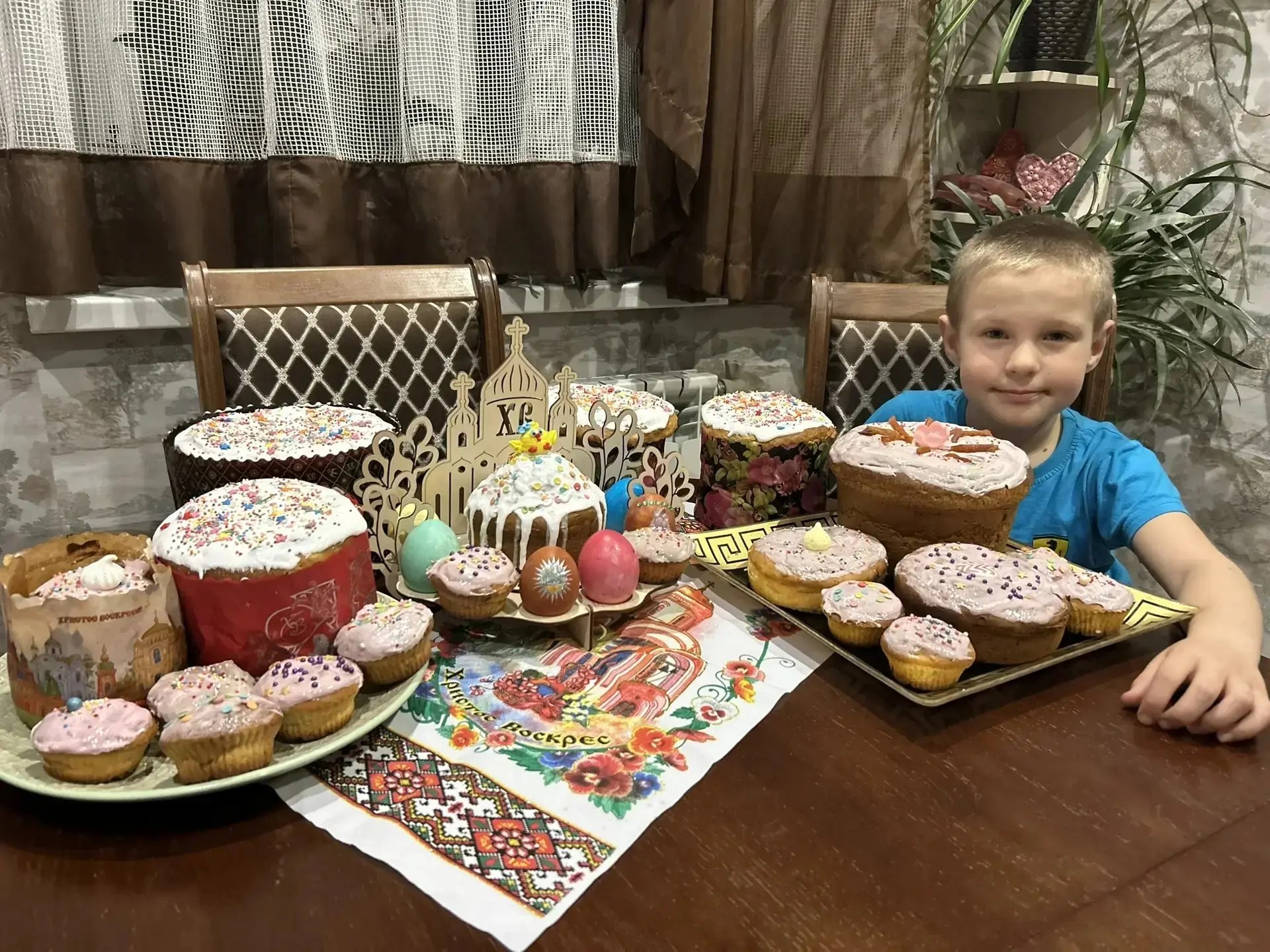 Наши малыши с радостью готовились встретить Светлое Христово Воскресение