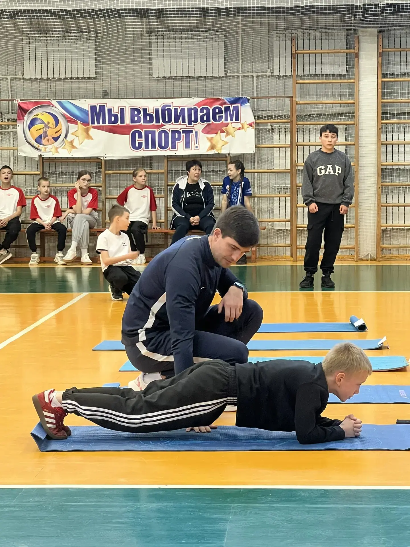 Владимир Переверзев: От слов к делу: Как Борисовский округ поддержал акцию «Чистое поколение - 2026» Владимир Переверзев: От слов к делу: Как Борисовский округ поддержал акцию «Чистое поколение - 2026»