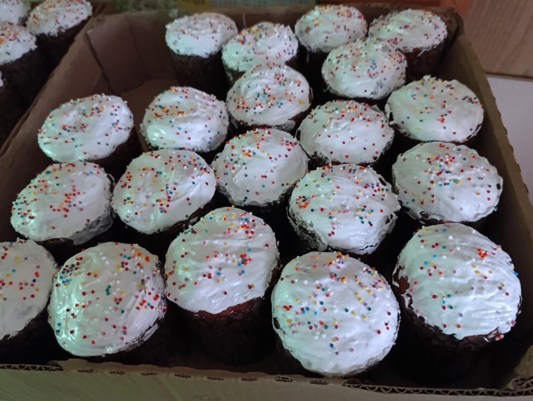 С заботой о фронте: депутаты передали пасхальные угощения военнослужащим С заботой о фронте: депутаты передали пасхальные угощения военнослужащим