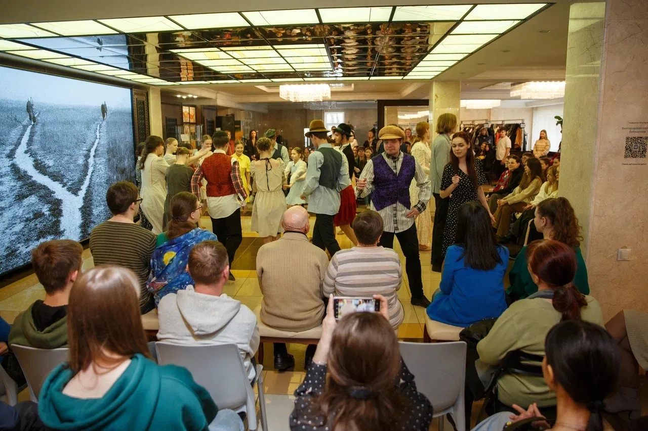 В Белгородской научной библиотеке состоялось торжественное открытие Недели книги для молодежи – областной акции, которая в Год единства народов России проходит под названием «Россия в слове» В Белгородской научной библиотеке состоялось торжественное открытие Недели книги для молодежи – областной акции, которая в Год единства народов России проходит под названием «Россия в слове»