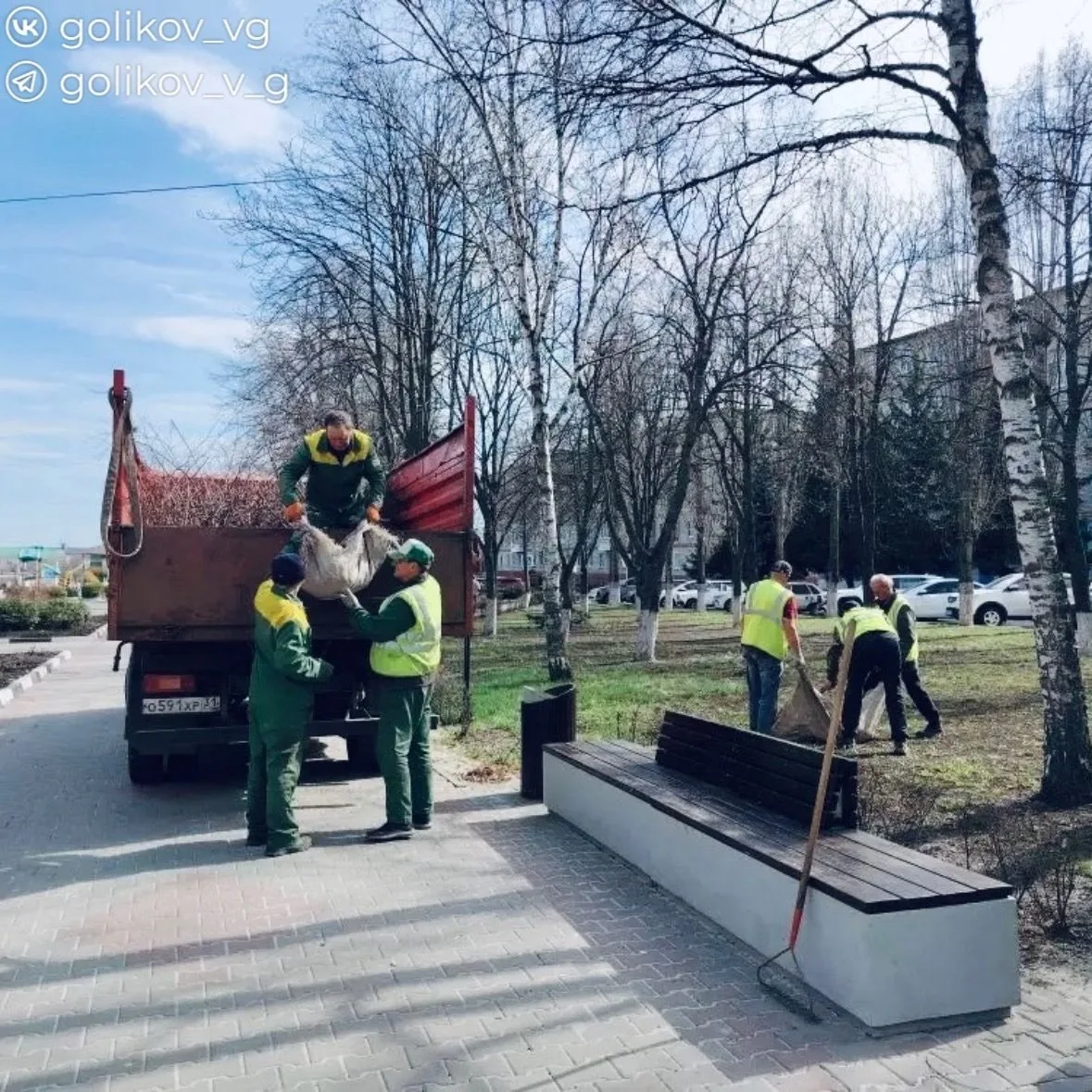 Весна в этом году выдалась активной, а значит, и работы у коммунальных служб и управляющих компаний прибавилось Весна в этом году выдалась активной, а значит, и работы у коммунальных служб и управляющих компаний прибавилось