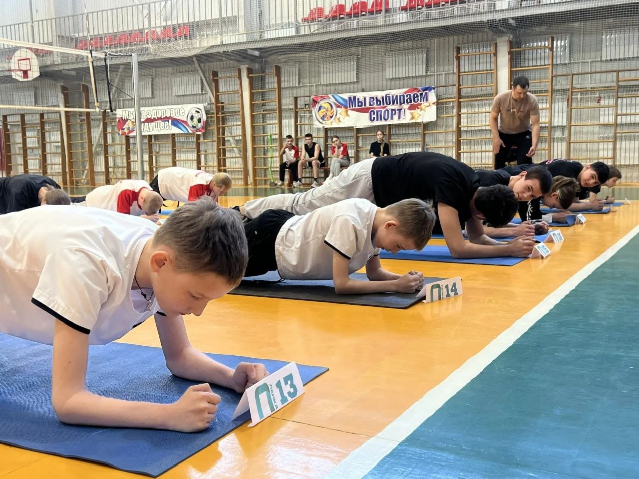 Владимир Переверзев: От слов к делу: как Борисовский округ поддержал акцию «Чистое поколение - 2026» Владимир Переверзев: От слов к делу: как Борисовский округ поддержал акцию «Чистое поколение - 2026»