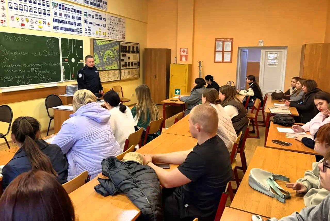 Белгородские автоинспекторы организовали для курсантов автошкол занятия по дорожной безопасности