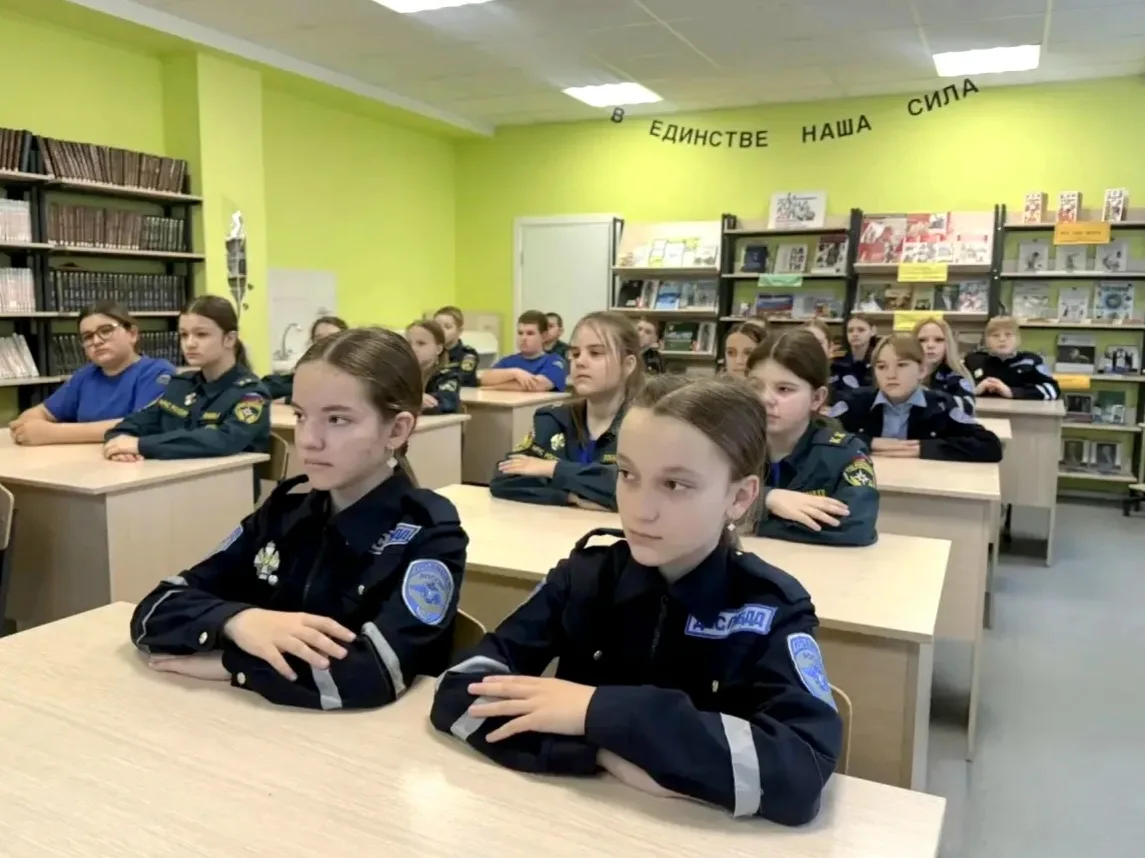 Андрей Миськов: В городской школе №4 прошла встреча с Татьяной Николаевной Сазоновой, мамой погибшего участника специальной военной операции, Стеганцова Дмитрия Андрей Миськов: В городской школе №4 прошла встреча с Татьяной Николаевной Сазоновой, мамой погибшего участника специальной военной операции, Стеганцова Дмитрия