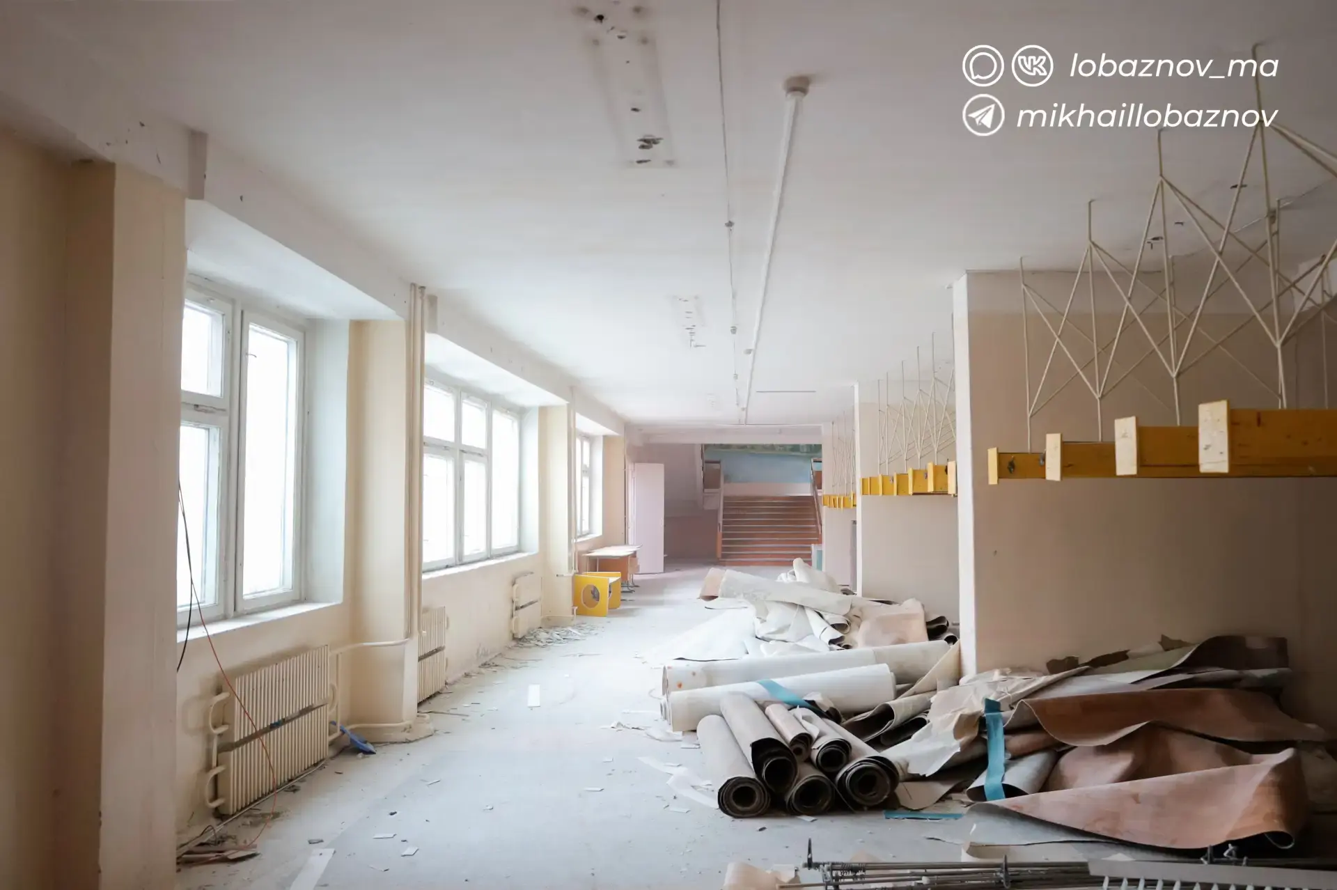 Михаил Лобазнов: В Старом Осколе начался капитальный ремонт школы №2. Здание, принявшее первых учеников в 1992 году, давно нуждалось в масштабном обновлении Михаил Лобазнов: В Старом Осколе начался капитальный ремонт школы №2. Здание, принявшее первых учеников в 1992 году, давно нуждалось в масштабном обновлении