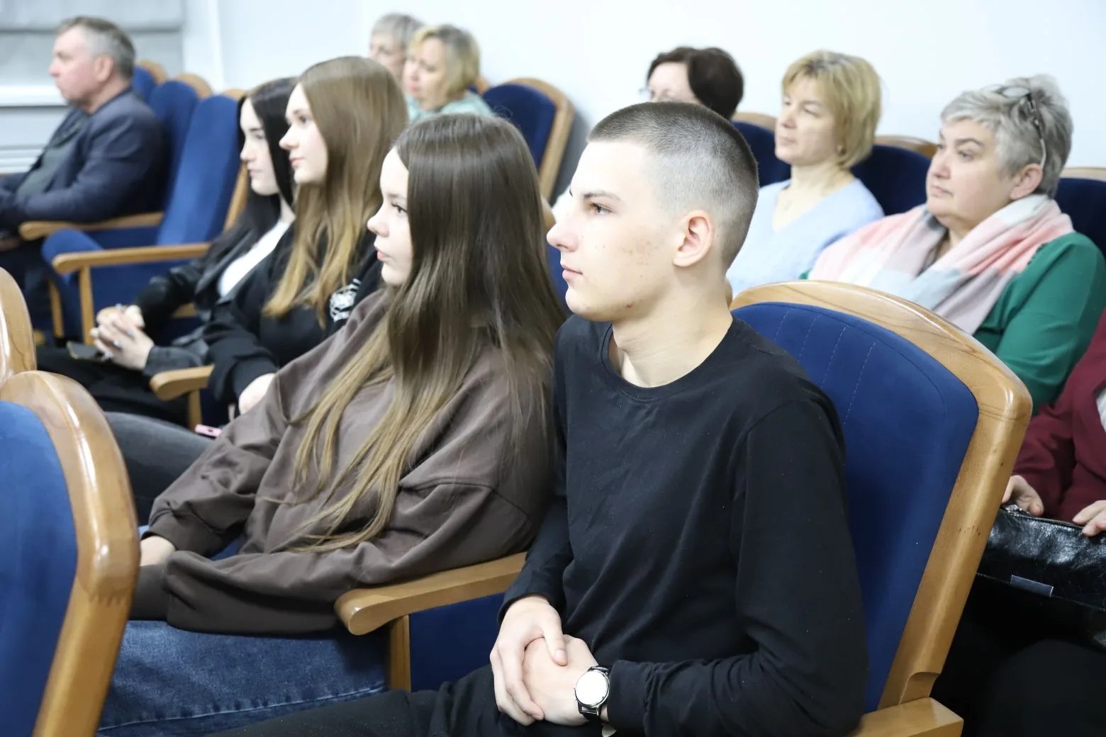 Восемнадцать старшеклассников на время станут «дублёрами» руководителей округа и погрузятся в мир муниципального управления Восемнадцать старшеклассников на время станут «дублёрами» руководителей округа и погрузятся в мир муниципального управления