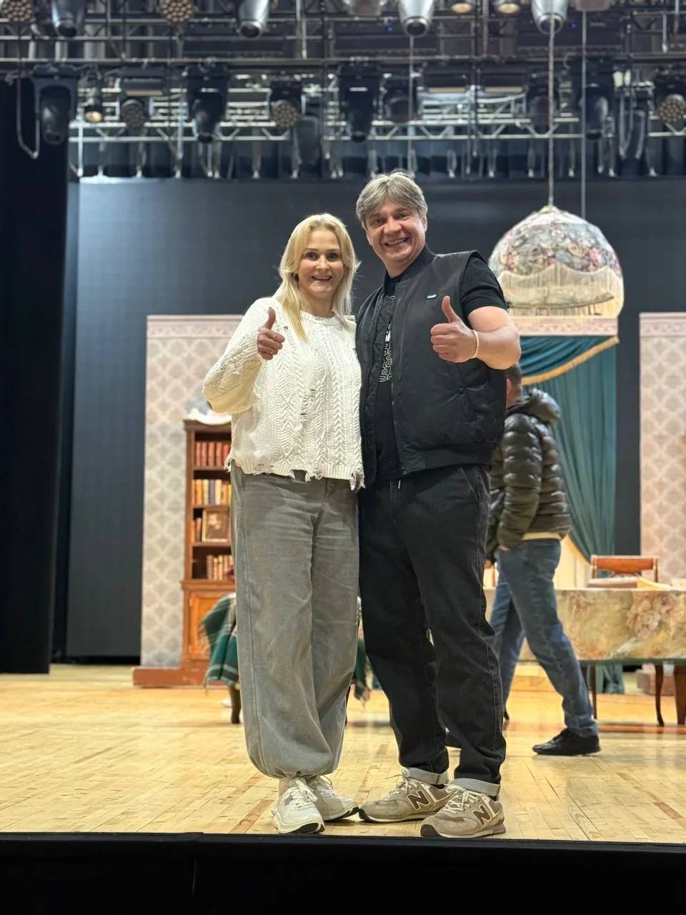 Вчера, 14 апреля, в Белгородском государственном центре народного творчества состоялся спектакль «Давайте чокнемся!» Вчера, 14 апреля, в Белгородском государственном центре народного творчества состоялся спектакль «Давайте чокнемся!»