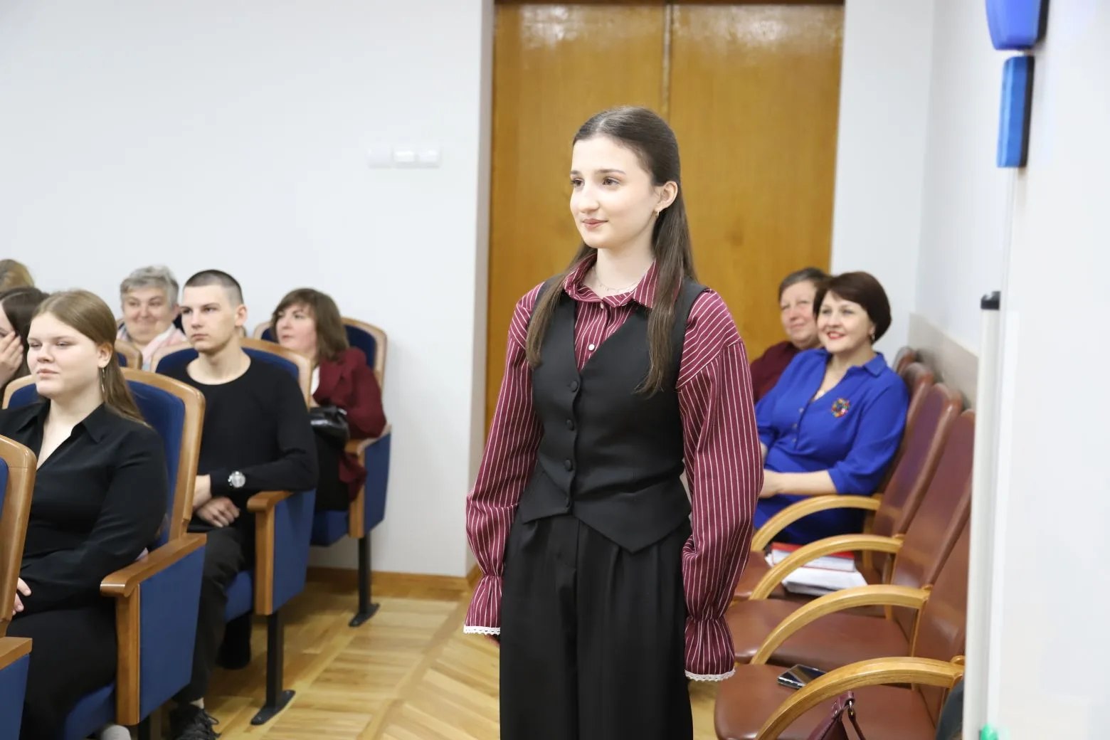 Восемнадцать старшеклассников на время станут «дублёрами» руководителей округа и погрузятся в мир муниципального управления Восемнадцать старшеклассников на время станут «дублёрами» руководителей округа и погрузятся в мир муниципального управления