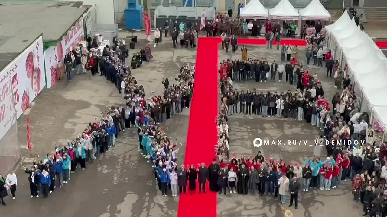 Валентин Демидов: Сегодня, на Светлой седмице, приехал поздравить наше студенческое сообщество с праздником Пасхи — и эта встреча прошла на уникальной площадке, в IThub Белгородского индустриального колледжа