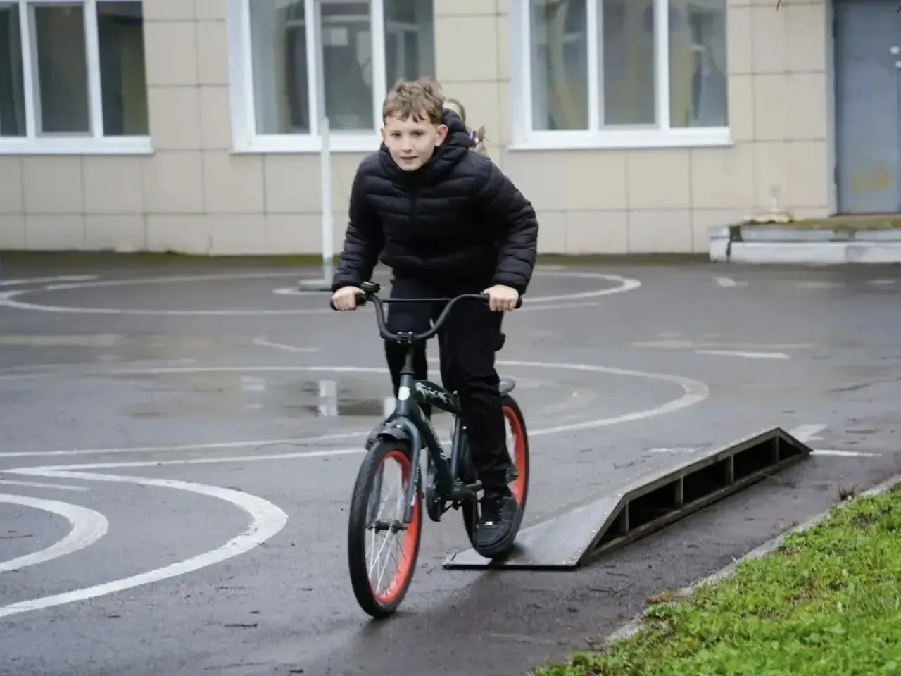 Безопасное колесо — 2026: в Бехтеевской школе выбрали лучших знатоков ПДД!