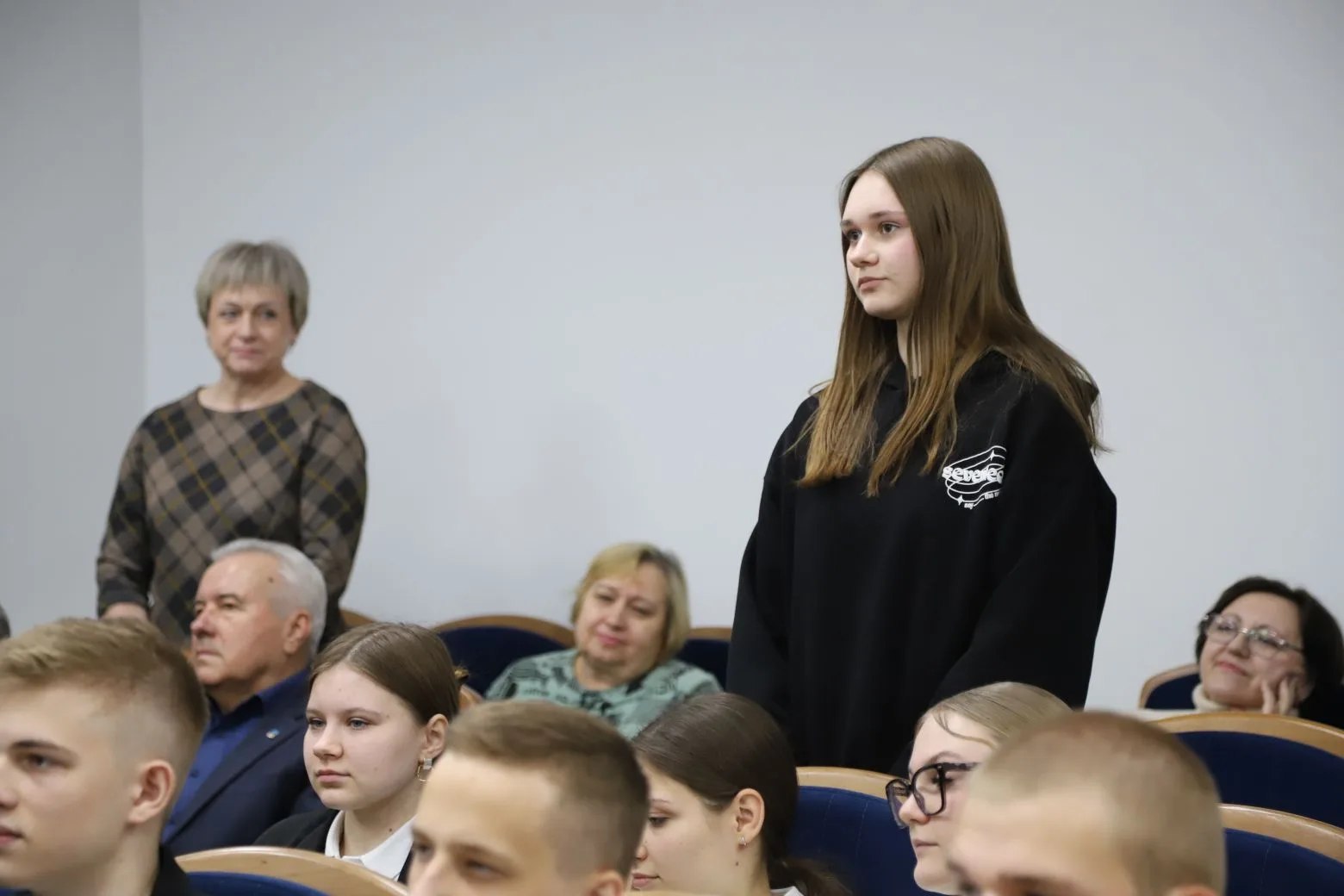 Восемнадцать старшеклассников на время станут «дублёрами» руководителей округа и погрузятся в мир муниципального управления Восемнадцать старшеклассников на время станут «дублёрами» руководителей округа и погрузятся в мир муниципального управления