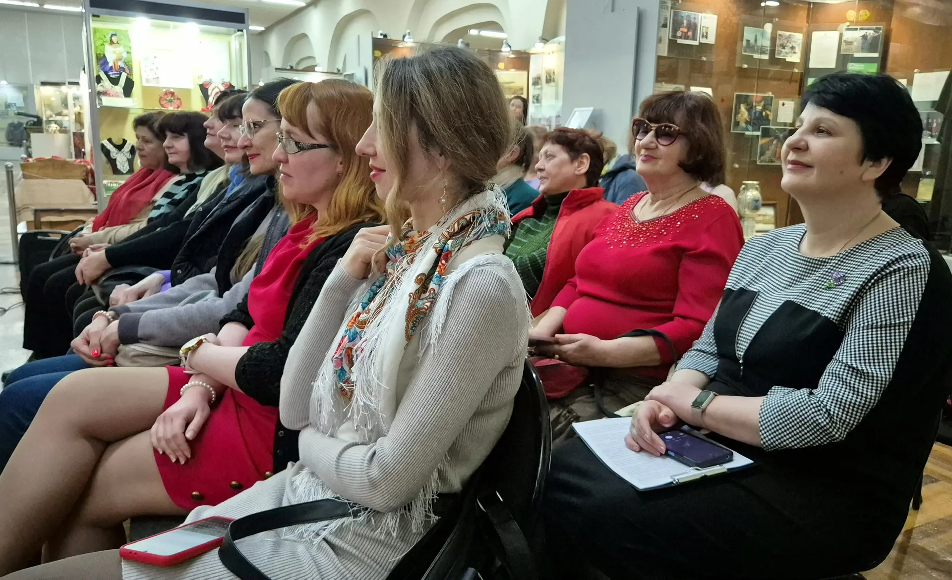 Сегодня в Белгородском государственном историко-краеведческом музее состоялась музыкальная гостиная «Хранители времени Сегодня в Белгородском государственном историко-краеведческом музее состоялась музыкальная гостиная «Хранители времени