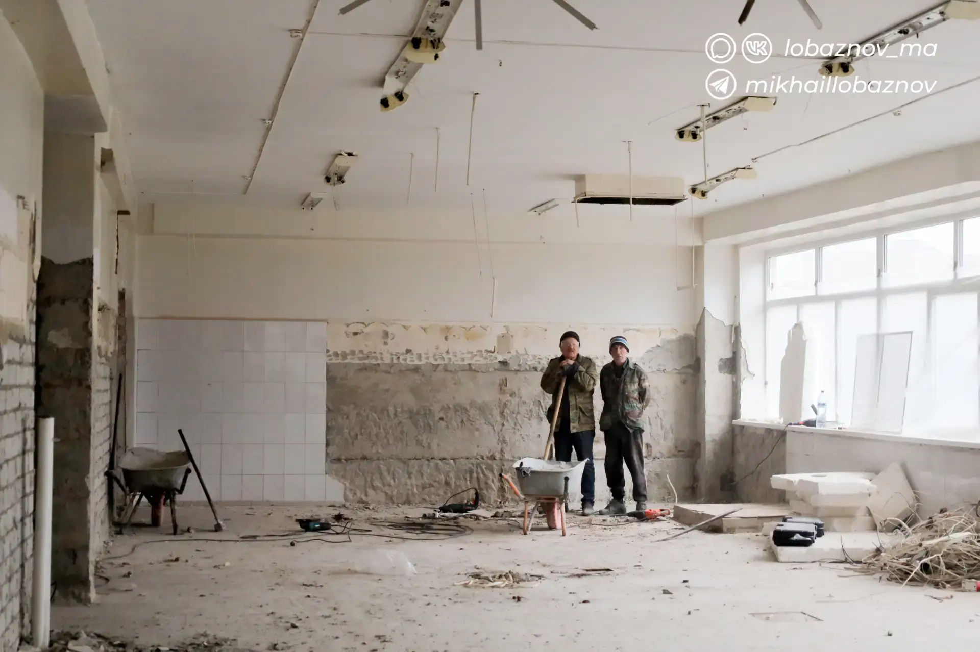 Михаил Лобазнов: В Старом Осколе начался капитальный ремонт школы №2. Здание, принявшее первых учеников в 1992 году, давно нуждалось в масштабном обновлении Михаил Лобазнов: В Старом Осколе начался капитальный ремонт школы №2. Здание, принявшее первых учеников в 1992 году, давно нуждалось в масштабном обновлении