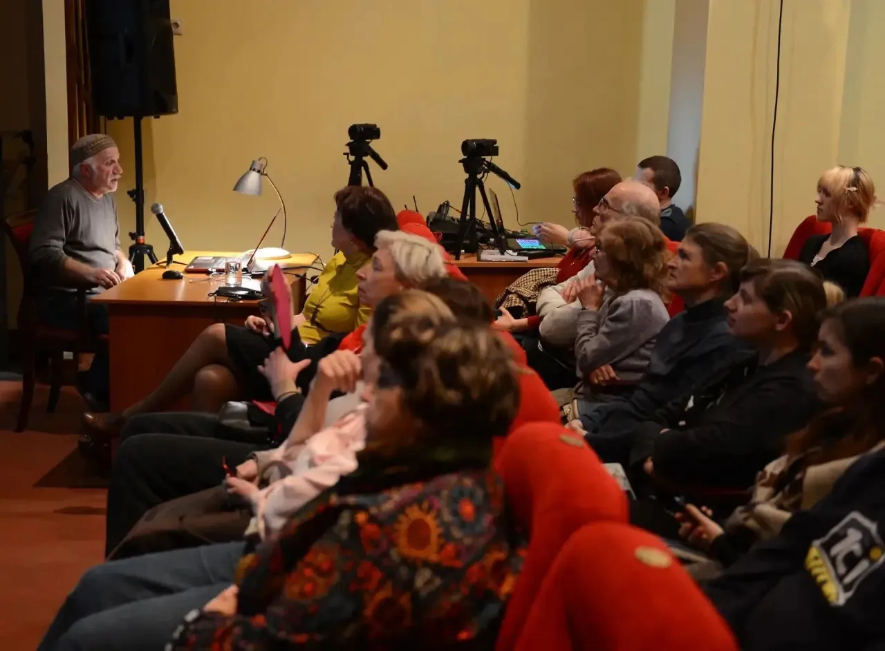 16 апреля в Белгородском художественном музее прошла творческая встреча «Художник и кино» 16 апреля в Белгородском художественном музее прошла творческая встреча «Художник и кино»