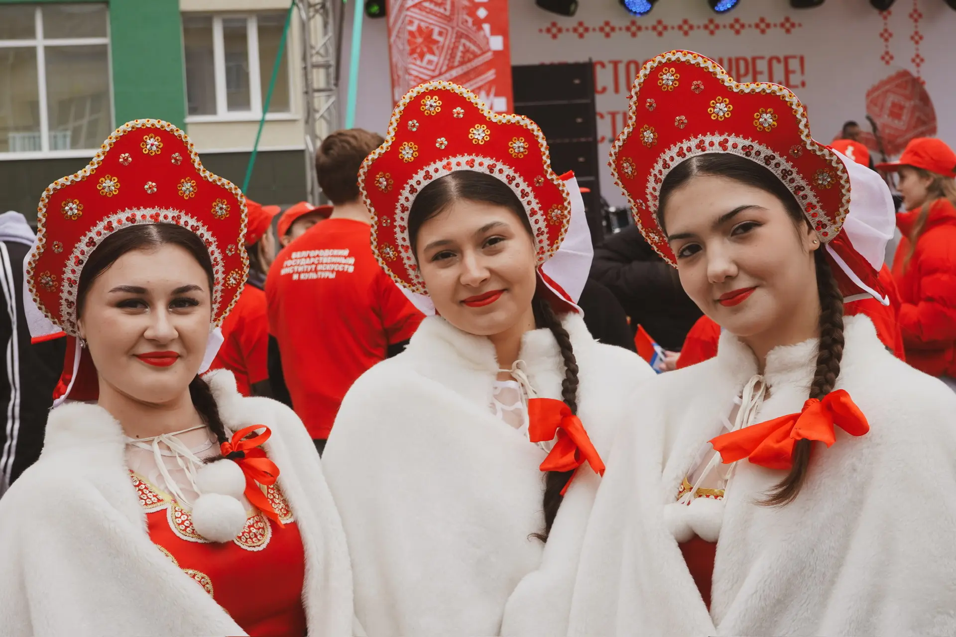 Представьте… Площадка индустриального колледжа, сотни студентов вузов и ссузов Представьте… Площадка индустриального колледжа, сотни студентов вузов и ссузов