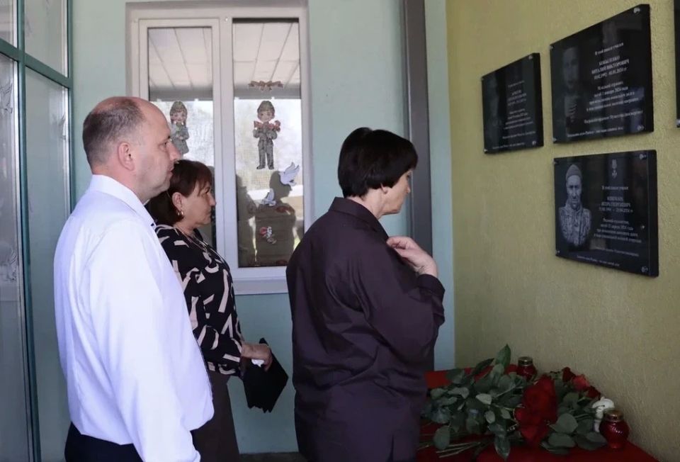 Татьяна Круглякова: В Никольской школе открыта мемориальная доска в честь Игоря Георгиевича Кожокарь Татьяна Круглякова: В Никольской школе открыта мемориальная доска в честь Игоря Георгиевича Кожокарь