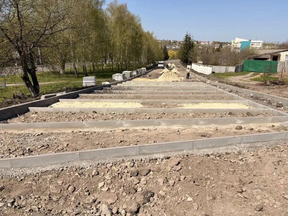Вчера глава Ивнянского округа Игорь Щепин совместно с заместителем по ЖКХ Андреем Паниным проинспектировали ряд объектов, где сейчас ведутся строительные и ремонтные работы Вчера глава Ивнянского округа Игорь Щепин совместно с заместителем по ЖКХ Андреем Паниным проинспектировали ряд объектов, где сейчас ведутся строительные и ремонтные работы