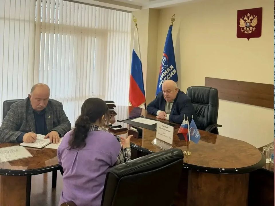 Помощь рядом: депутаты откликнулись на обращения жителей Белгородской области Помощь рядом: депутаты откликнулись на обращения жителей Белгородской области