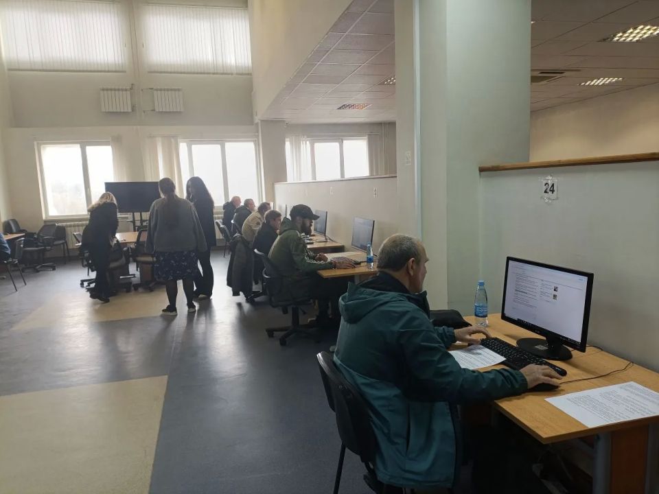 Владимир Переверзев: В Белгороде определили победителей XIII областного чемпионата по компьютерному многоборью среди пенсионеров Владимир Переверзев: В Белгороде определили победителей XIII областного чемпионата по компьютерному многоборью среди пенсионеров