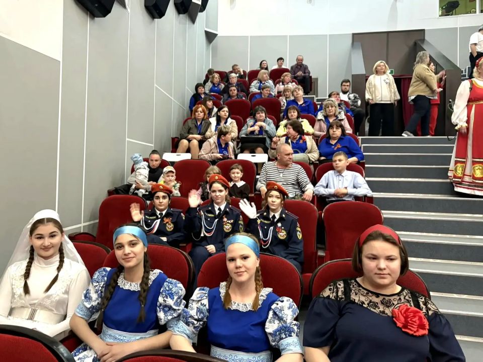Андрей Миськов: Фестиваль «Споёмте, друзья» в Новом Осколе: музыка, объединяющая поколения Андрей Миськов: Фестиваль «Споёмте, друзья» в Новом Осколе: музыка, объединяющая поколения