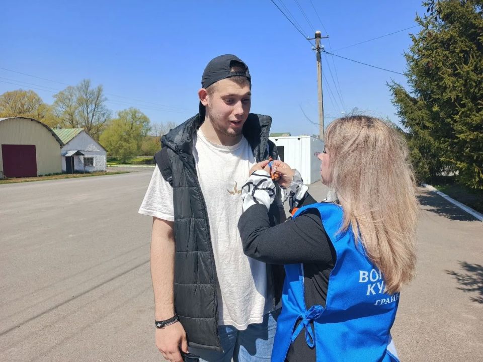 В Грайворонском округе стартовала Всероссийская акция «Георгиевская ленточка» В Грайворонском округе стартовала Всероссийская акция «Георгиевская ленточка»