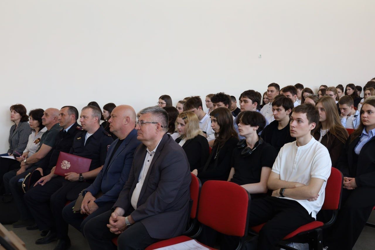 В Шебекинском округе прошло профориентационное мероприятие для выпускников В Шебекинском округе прошло профориентационное мероприятие для выпускников