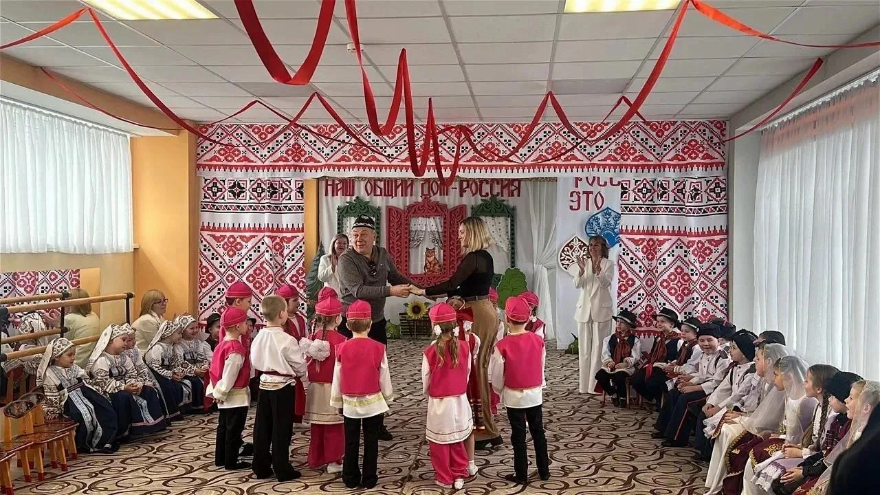 В центре развития ребёнка – детском саду № 7 состоялось торжественное открытие Года единства народов России В центре развития ребёнка – детском саду № 7 состоялось торжественное открытие Года единства народов России