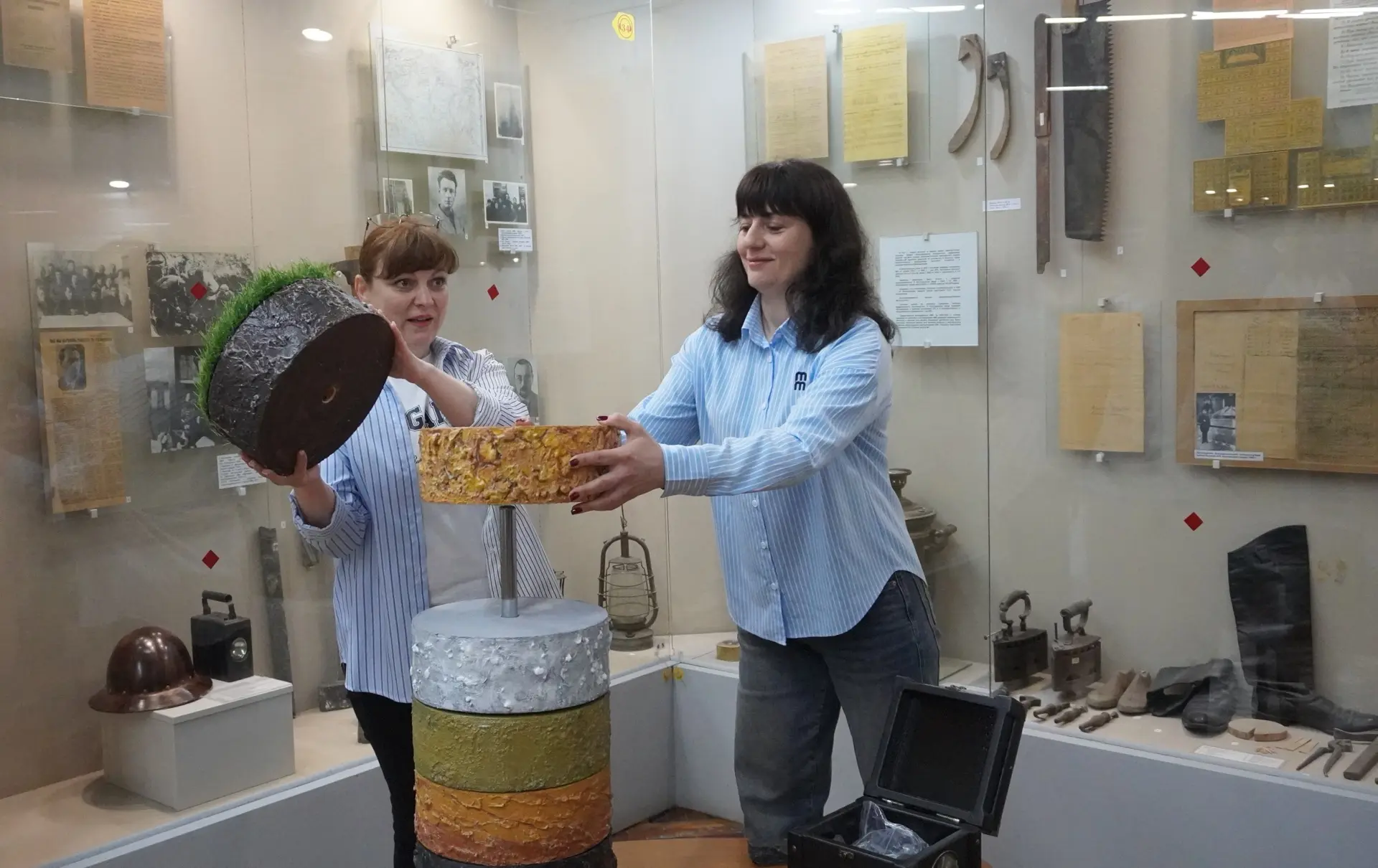 Сегодня в Белгородском государственном историко-краеведческом музее состоялась интерактивная экскурсия «Белгородчина: узнаём вместе» Сегодня в Белгородском государственном историко-краеведческом музее состоялась интерактивная экскурсия «Белгородчина: узнаём вместе»