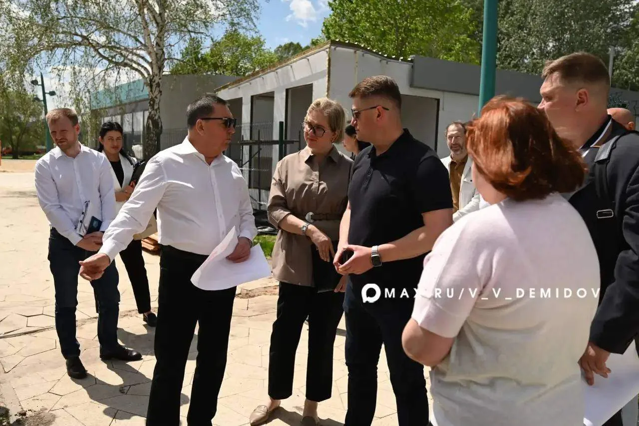 Мэр Белгорода проверил ход работ на правом берегу городского пляжа