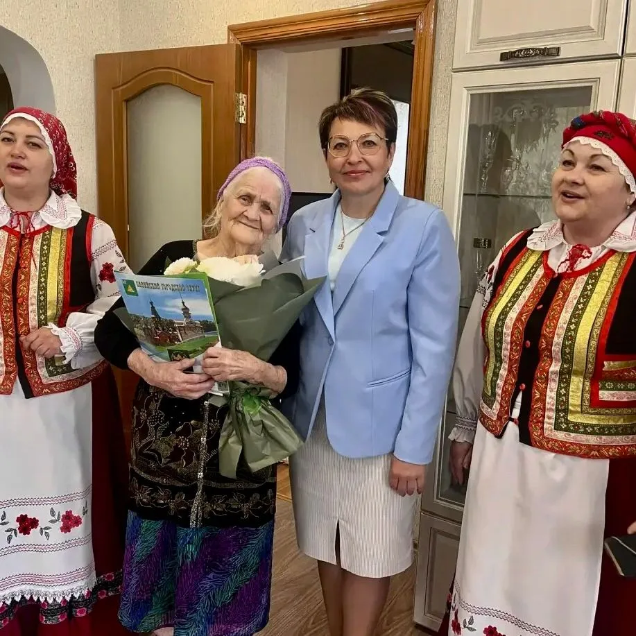 Сегодня свой День рождения отмечает жительница Валуйской территории, ветеран Великой Отечественной войны, труженик тыла, Ия Феопентовна Михальцова Сегодня свой День рождения отмечает жительница Валуйской территории, ветеран Великой Отечественной войны, труженик тыла, Ия Феопентовна Михальцова