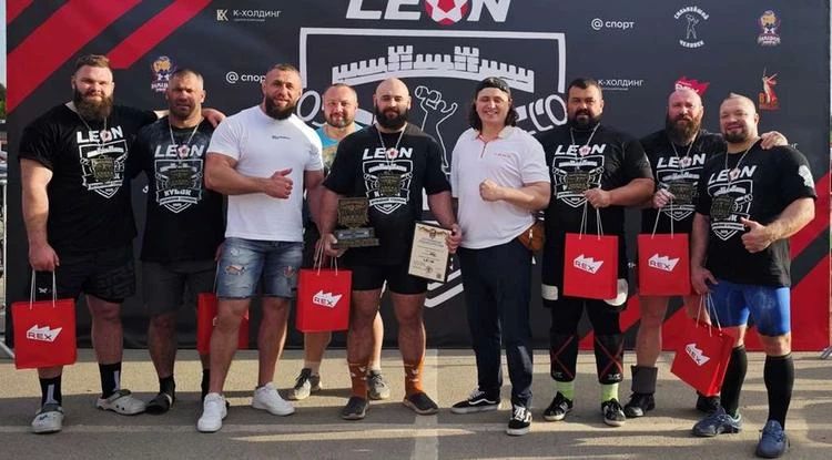 Белгородский спортсмен поднял гантель весом 147,5 кг и побил рекорд мира