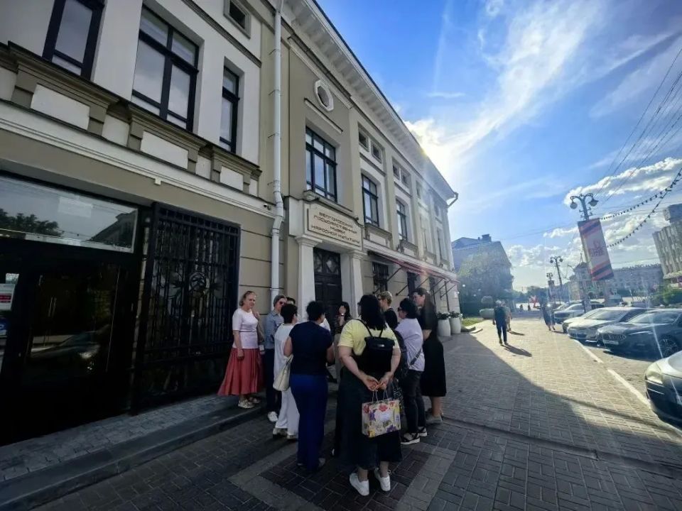 В рамках Всероссийского театрального фестиваля «Актёры России — Михаилу Щепкину» сотрудники Белгородского музея народной культуры провели две пешеходные экскурсии «От театра к театру»! В рамках Всероссийского театрального фестиваля «Актёры России — Михаилу Щепкину» сотрудники Белгородского музея народной культуры провели две пешеходные экскурсии «От театра к театру»!