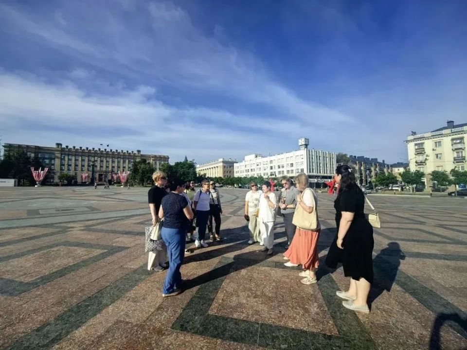 В рамках Всероссийского театрального фестиваля «Актёры России — Михаилу Щепкину» сотрудники Белгородского музея народной культуры провели две пешеходные экскурсии «От театра к театру»! В рамках Всероссийского театрального фестиваля «Актёры России — Михаилу Щепкину» сотрудники Белгородского музея народной культуры провели две пешеходные экскурсии «От театра к театру»!