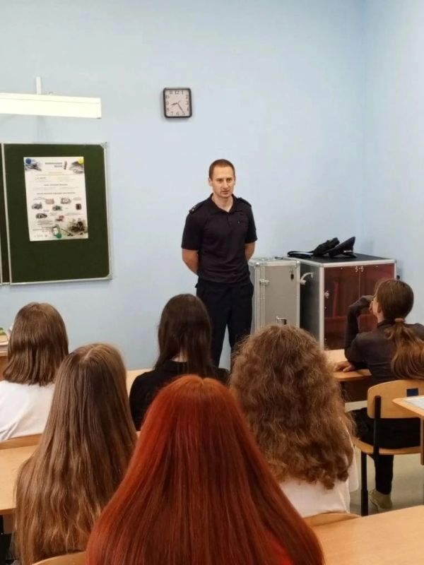 В преддверии летних каникул Краснояружская Госавтоинспекция совместно с Центральной библиотекой организовали для учащихся Краснояружской СОШ №2 важное профилактическое мероприятие В преддверии летних каникул Краснояружская Госавтоинспекция совместно с Центральной библиотекой организовали для учащихся Краснояружской СОШ №2 важное профилактическое мероприятие