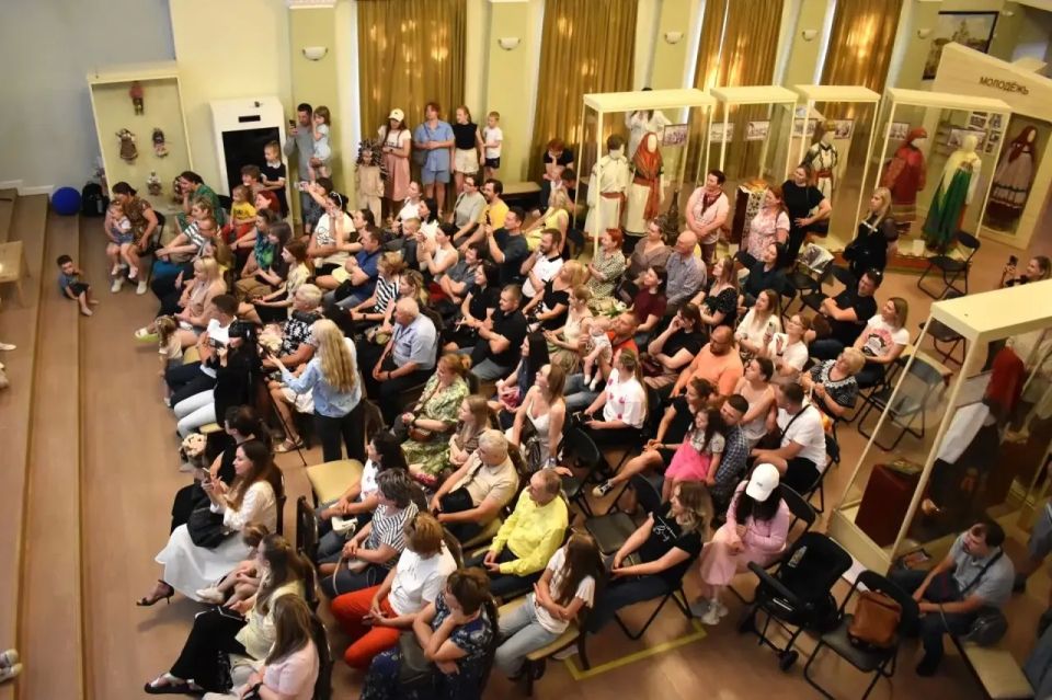 В музее народной культуры в рамках XIII Всероссийского театрального фестиваля «Актёры России — Михаилу Щепкину» прошла театральная постановка-сказка «Звёздочки» В музее народной культуры в рамках XIII Всероссийского театрального фестиваля «Актёры России — Михаилу Щепкину» прошла театральная постановка-сказка «Звёздочки»