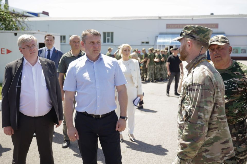 Познакомился с работой Центра патриотического воспитания в Новооскольском округе