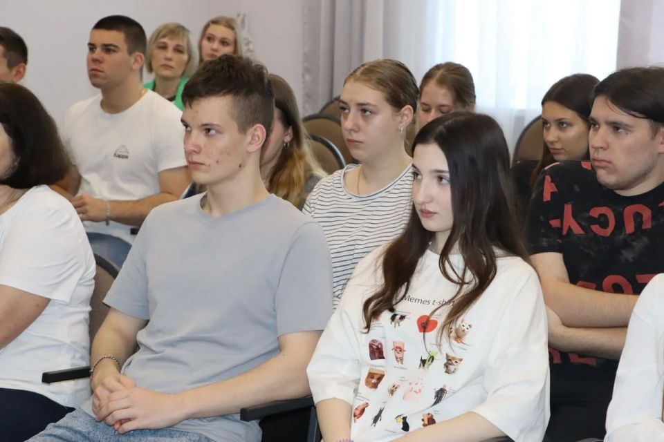 В преддверии летних каникул Краснояружская Госавтоинспекция совместно с Центральной библиотекой организовали для учащихся Краснояружской СОШ №2 важное профилактическое мероприятие В преддверии летних каникул Краснояружская Госавтоинспекция совместно с Центральной библиотекой организовали для учащихся Краснояружской СОШ №2 важное профилактическое мероприятие