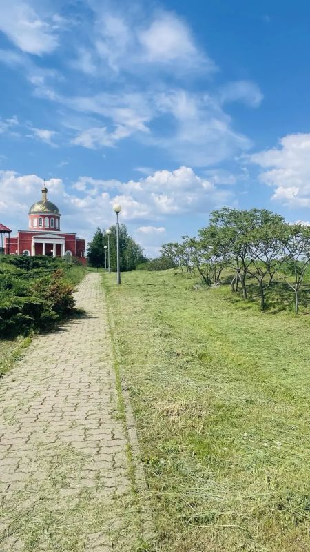 Владимир Переверзев: В разгар сезона активного роста растительности на территории всего Борисовского округа полным ходом идут работы по благоустройству Владимир Переверзев: В разгар сезона активного роста растительности на территории всего Борисовского округа полным ходом идут работы по благоустройству